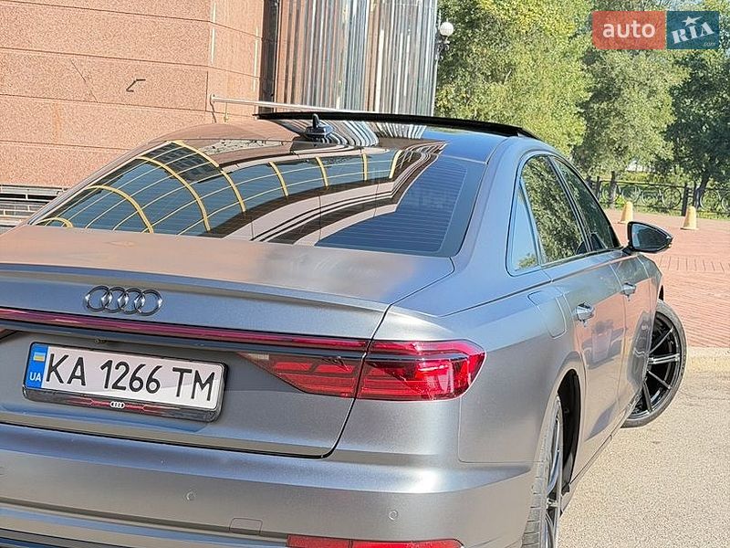 Седан Audi S8 2023 в Києві