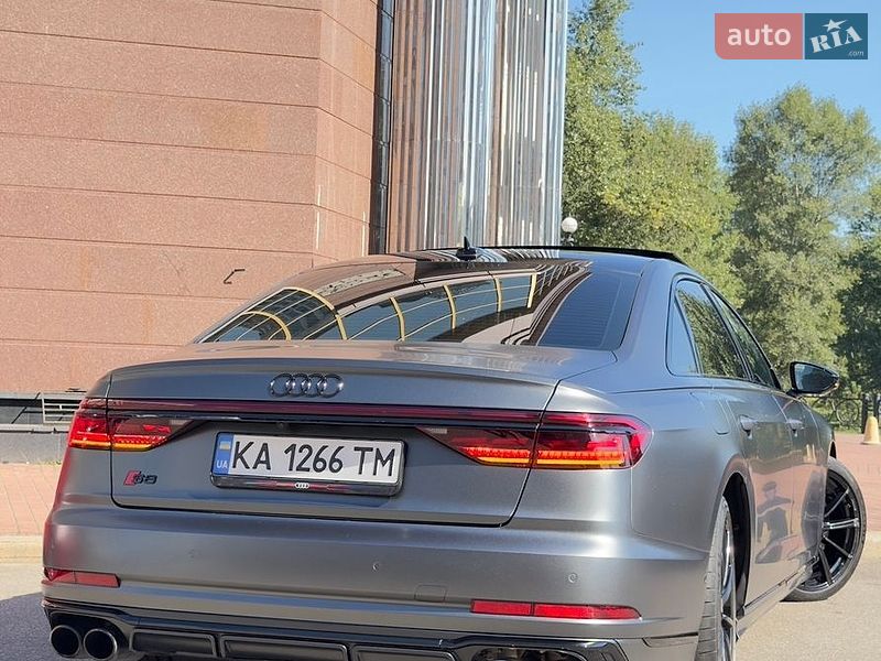 Седан Audi S8 2023 в Києві