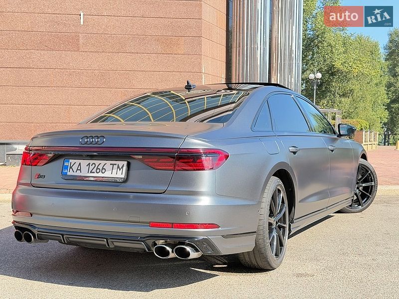 Седан Audi S8 2023 в Києві