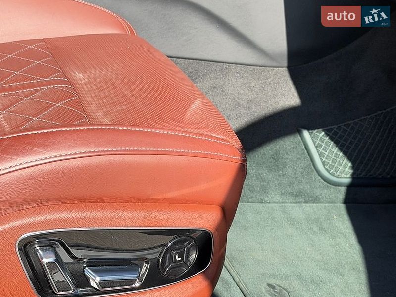 Седан Audi S8 2023 в Києві