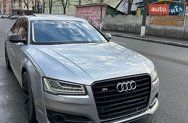 Седан Audi S8 2015 в Львове