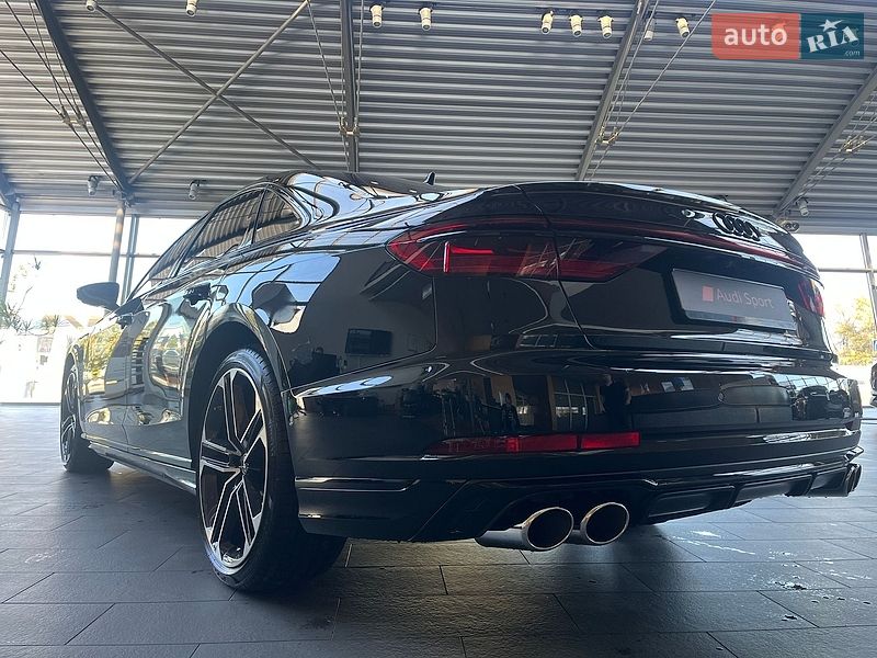 Седан Audi S8 2026 в Дніпрі