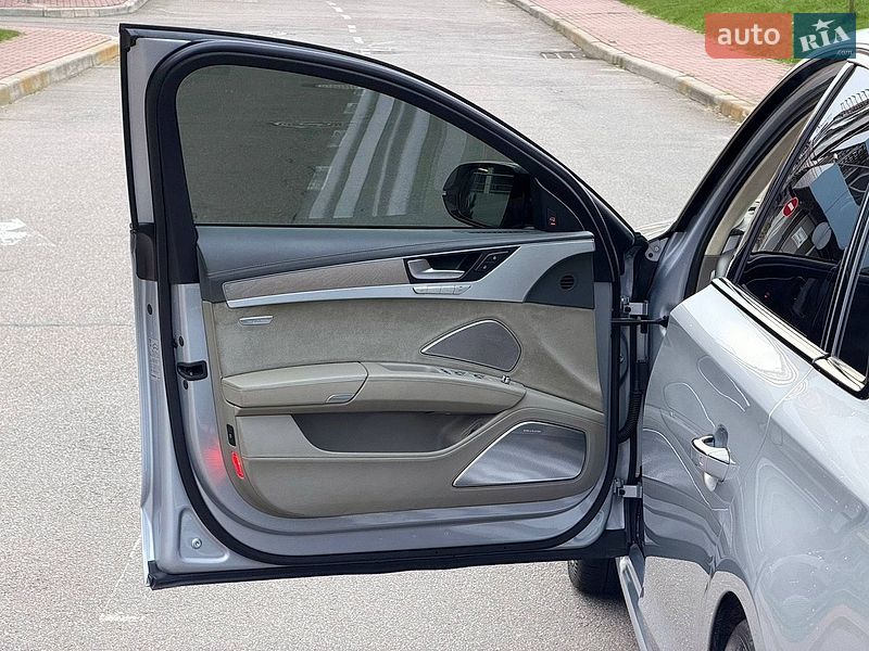 Седан Audi S8 2015 в Києві