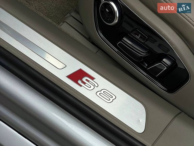 Седан Audi S8 2015 в Києві