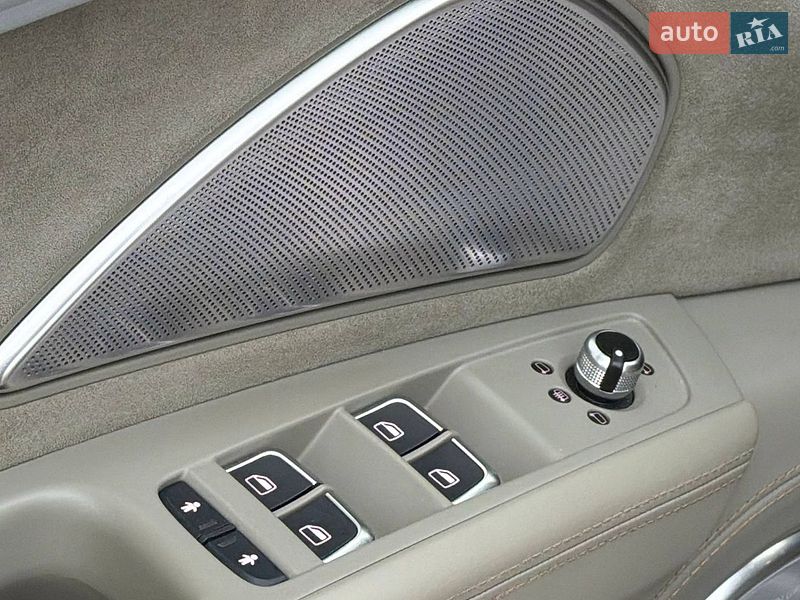 Седан Audi S8 2015 в Києві