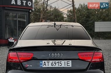 Седан Audi S8 2013 в Дніпрі