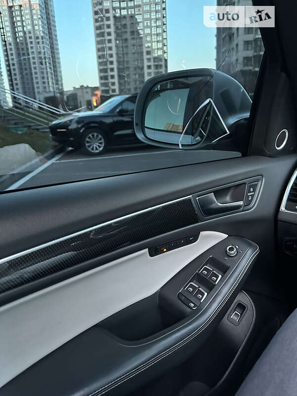 Внедорожник / Кроссовер Audi SQ5 2014 в Кременчуге