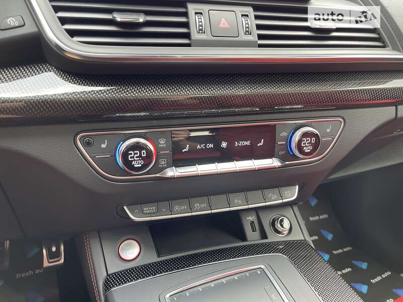 Внедорожник / Кроссовер Audi SQ5 2019 в Ровно