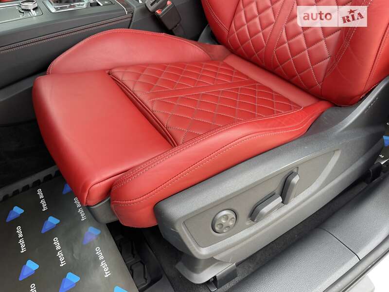 Внедорожник / Кроссовер Audi SQ5 2019 в Ровно