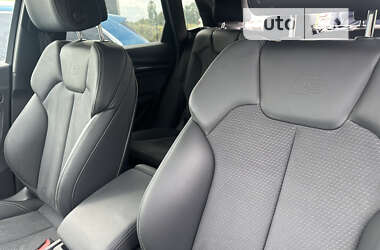 Внедорожник / Кроссовер Audi SQ5 2022 в 