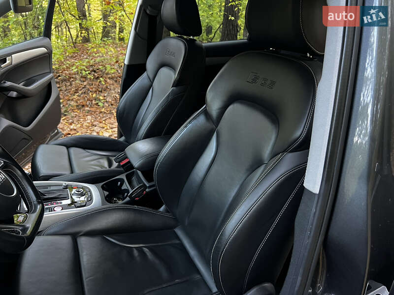 Внедорожник / Кроссовер Audi SQ5 2015 в Мукачево