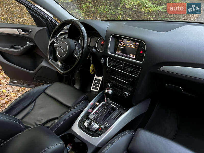 Внедорожник / Кроссовер Audi SQ5 2015 в Мукачево