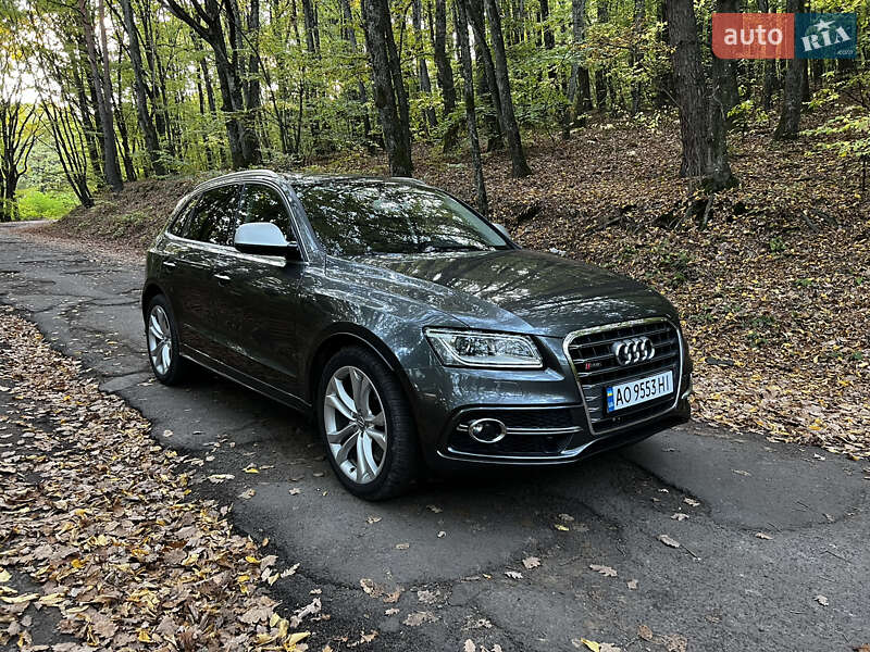 Внедорожник / Кроссовер Audi SQ5 2015 в Мукачево