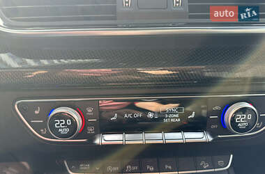 Внедорожник / Кроссовер Audi SQ5 2022 в 