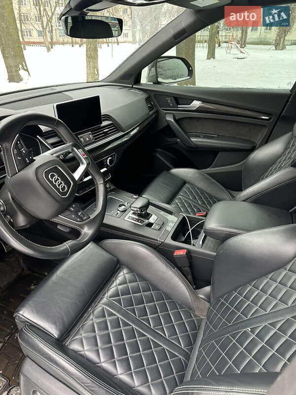 Внедорожник / Кроссовер Audi SQ5 2019 в Полтаве