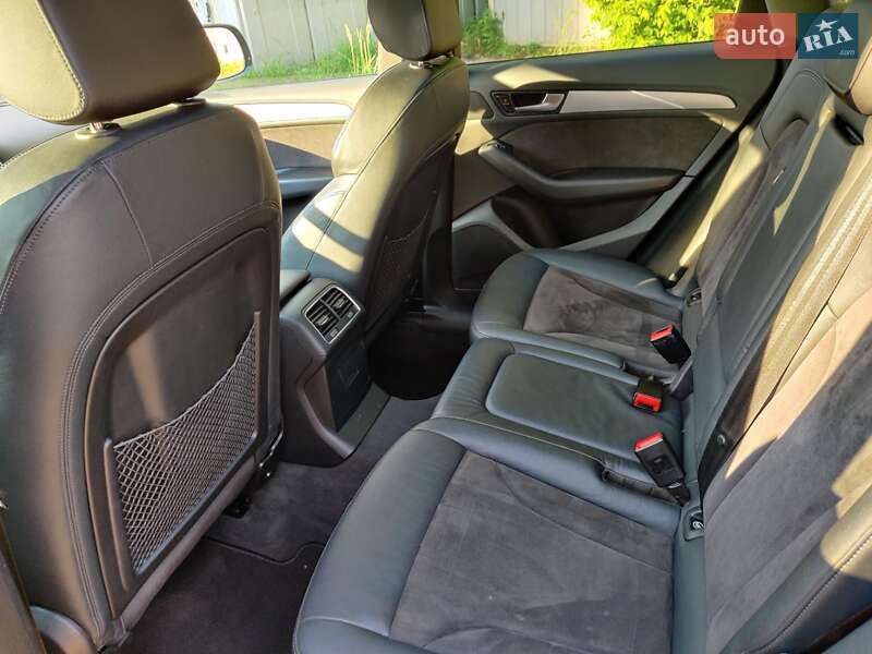 Позашляховик / Кросовер Audi SQ5 2015 в Києві