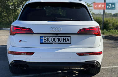 Внедорожник / Кроссовер Audi SQ5 2019 в 