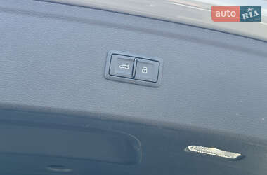 Внедорожник / Кроссовер Audi SQ5 2020 в 