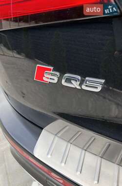 Внедорожник / Кроссовер Audi SQ5 2014 в 