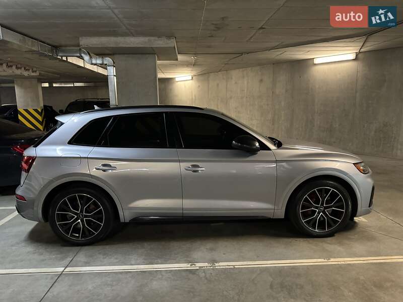Позашляховик / Кросовер Audi SQ5 2021 в Києві