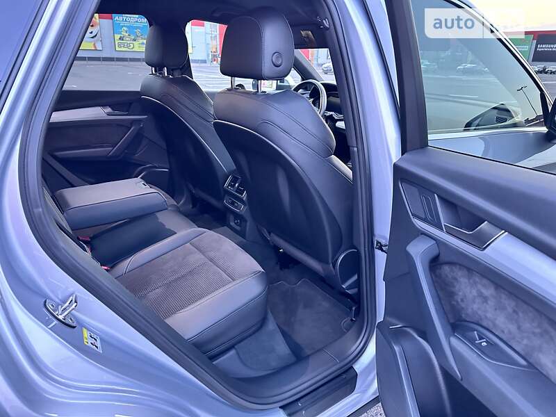 Внедорожник / Кроссовер Audi SQ5 2019 в Ровно
