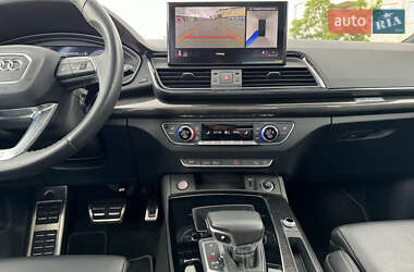 Внедорожник / Кроссовер Audi SQ5 2021 в 