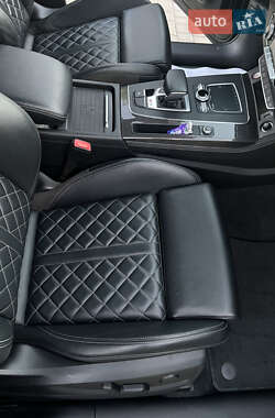 Внедорожник / Кроссовер Audi SQ5 2019 в 