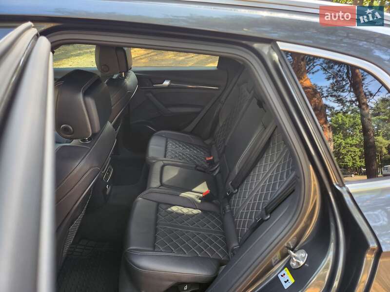 Внедорожник / Кроссовер Audi SQ5 2018 в Киеве