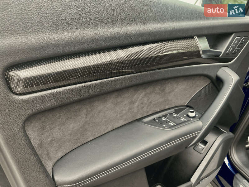 Внедорожник / Кроссовер Audi SQ5 2019 в Киеве