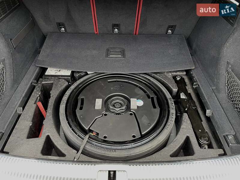 Внедорожник / Кроссовер Audi SQ5 2022 в Ровно