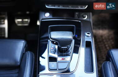 Внедорожник / Кроссовер Audi SQ5 2020 в 