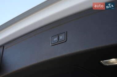 Внедорожник / Кроссовер Audi SQ5 2020 в 