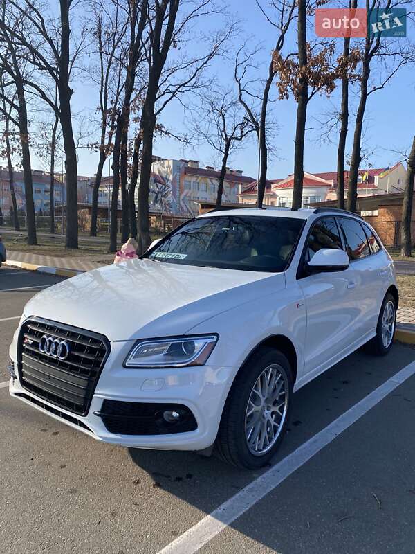 Внедорожник / Кроссовер Audi SQ5 2015 в 