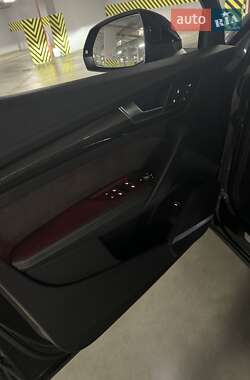 Внедорожник / Кроссовер Audi SQ5 2020 в 