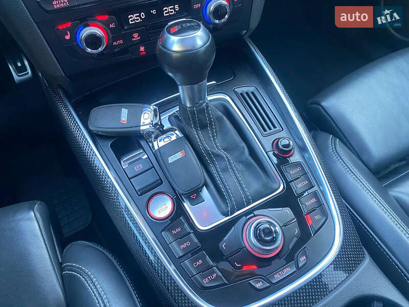 Позашляховик / Кросовер Audi SQ5 2013 в Рівному