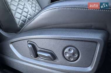 Внедорожник / Кроссовер Audi SQ5 2019 в 