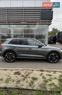 Внедорожник / Кроссовер Audi SQ5 2019 в 