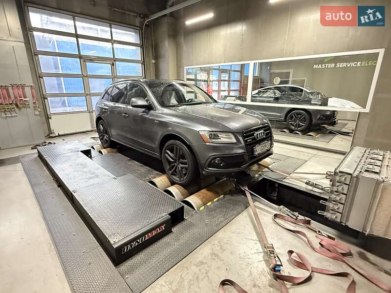 Внедорожник / Кроссовер Audi SQ5 2015 в Киеве