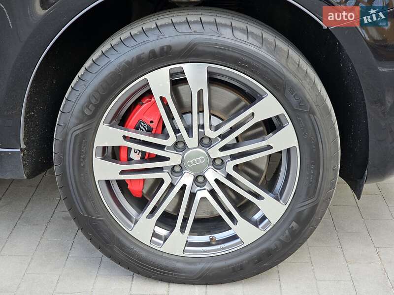Позашляховик / Кросовер Audi SQ5 2016 в Києві