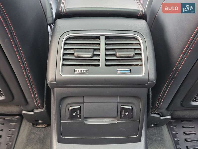 Позашляховик / Кросовер Audi SQ5 2016 в Києві