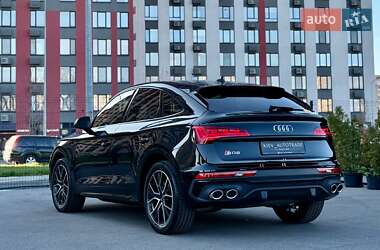 Внедорожник / Кроссовер Audi SQ5 2022 в 