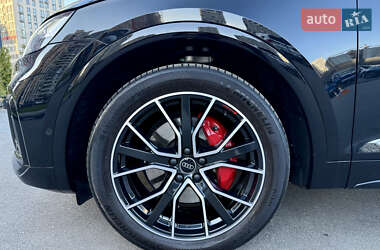 Внедорожник / Кроссовер Audi SQ5 2022 в 