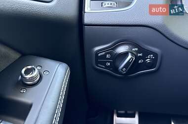 Позашляховик / Кросовер Audi SQ5 2015 в 
