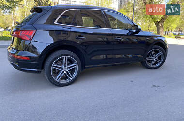 Позашляховик / Кросовер Audi SQ5 2018 в 