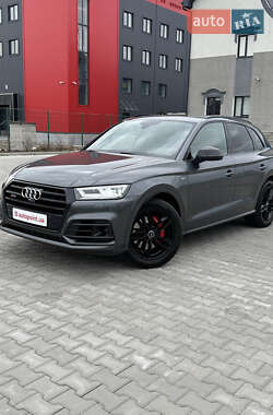 Внедорожник / Кроссовер Audi SQ5 2017 в 