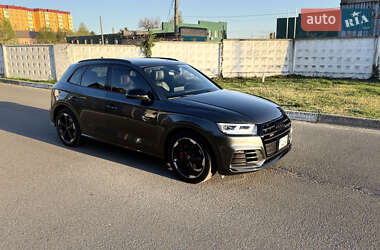 Внедорожник / Кроссовер Audi SQ5 2019 в 