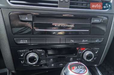 Позашляховик / Кросовер Audi SQ5 2013 в 