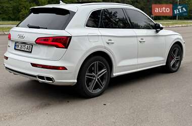 Внедорожник / Кроссовер Audi SQ5 2019 в 