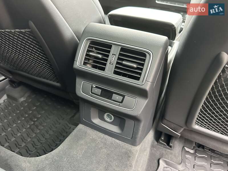 Внедорожник / Кроссовер Audi SQ5 2018 в Харькове