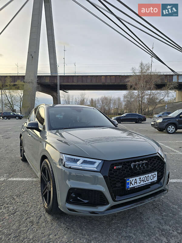 Внедорожник / Кроссовер Audi SQ5 2019 в 
